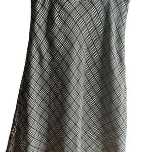 East 5th Black & White Hound's-tooth Maxi Skirt Size 16, lined, side zipper